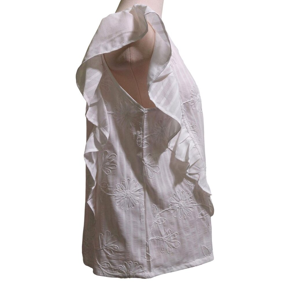 NWT Voy White Floral Embroidered Sleeveless Ruffle Button-Up Blouse Size Large - Picture 3 of 9